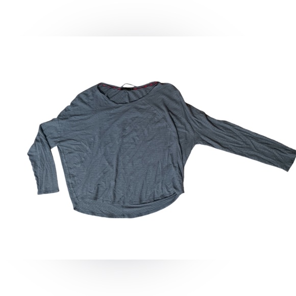 Prana long sleeve (loose fit) - Picture 2 of 3